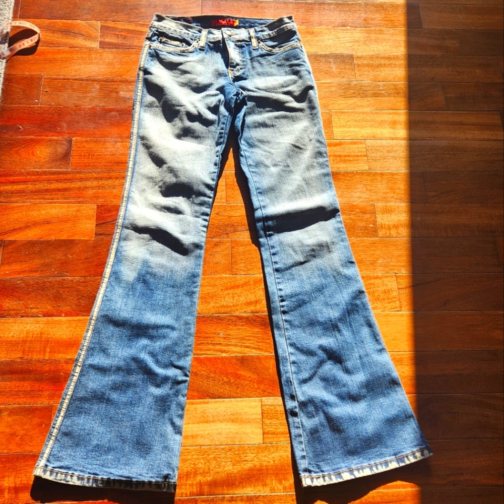 Faded flared jeans 👖